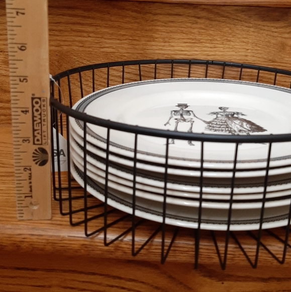 Victorian 11" Skeleton Couple plates set of 6 plates & 1 metal basket Halloween - Picture 13 of 16
